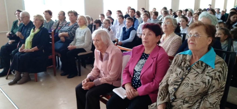 ветераны нашей школы и всегда желанные гости..